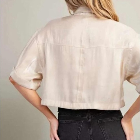 Champagne Oversized Crop Women's Shirt Size M Shimmer Casual Short Sleeve - Picture 2 of 7